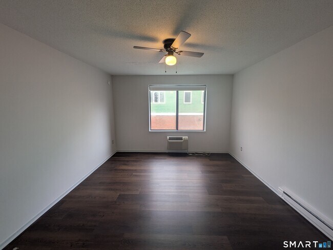 Foto del edificio - 289 Main Ave