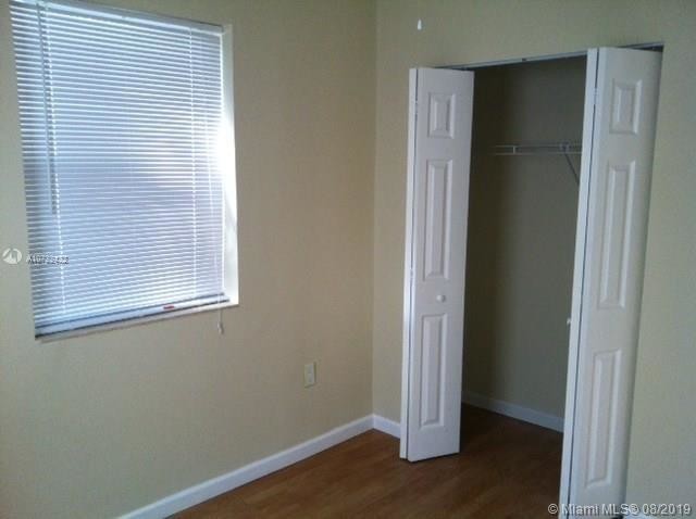 Building Photo - 1565 NE 48th St