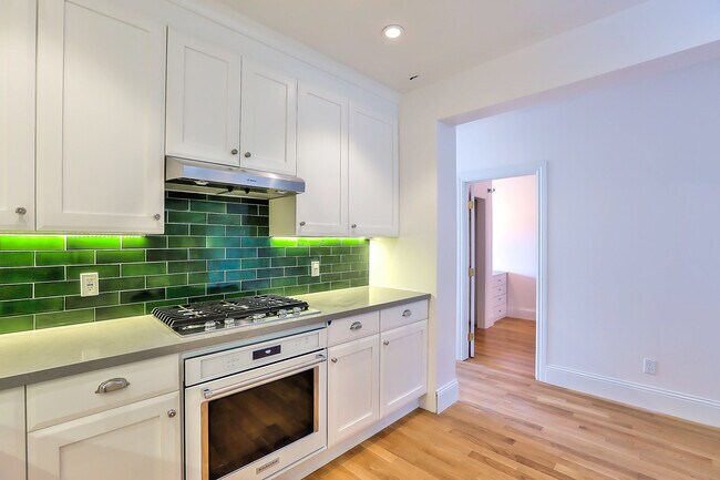Building Photo - Lundys Lane 116 A-B