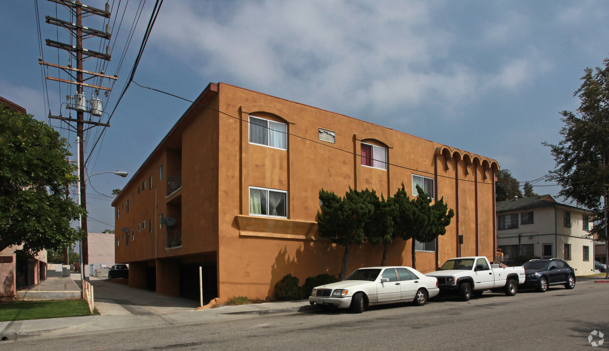 Foto del edificio - 1063 Justin Ave