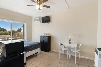 Building Photo - 5115 S Avalon Blvd