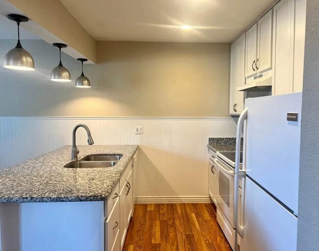 Building Photo - 286 W Palomino Dr