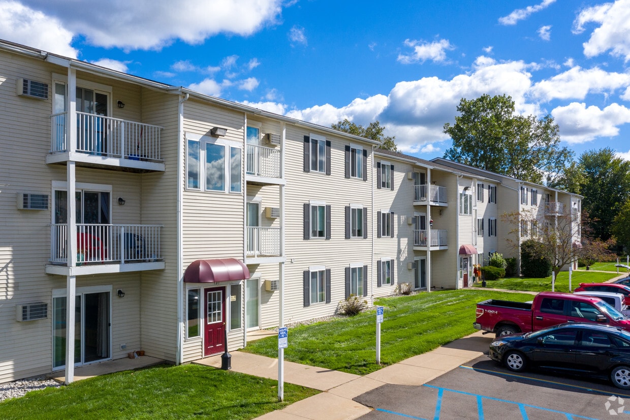 Culver Estates Apartments Apartments 140 Lauff Dr Milan, MI