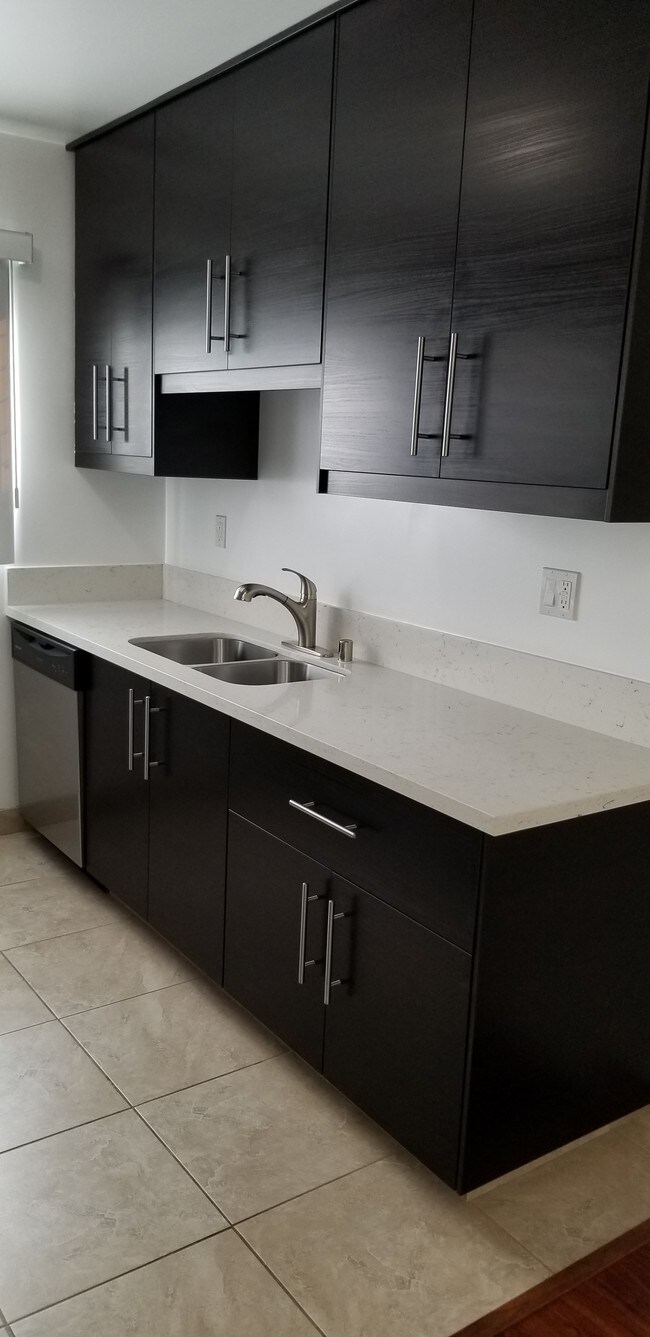Kitchen - 1231 N Genesee Ave