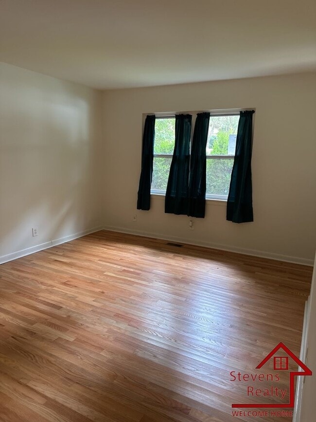 Building Photo - 1231 Helena Dr