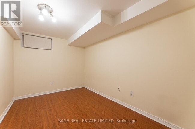 Building Photo - 38 Osler St