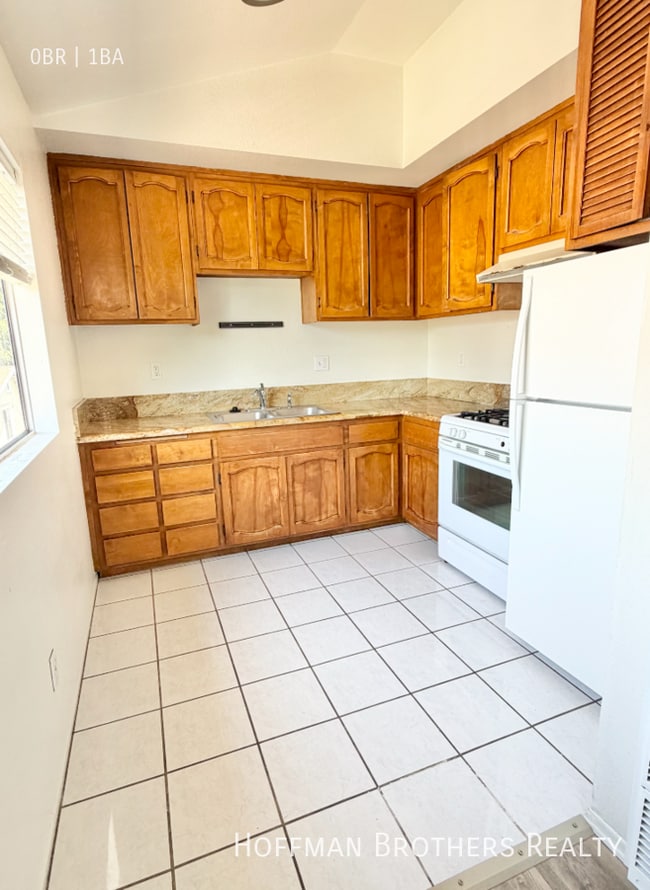 Building Photo - 5723 Willowcrest Ave