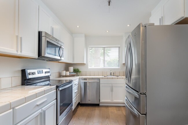 Shared Kitchen - 333 Hickey Blvd