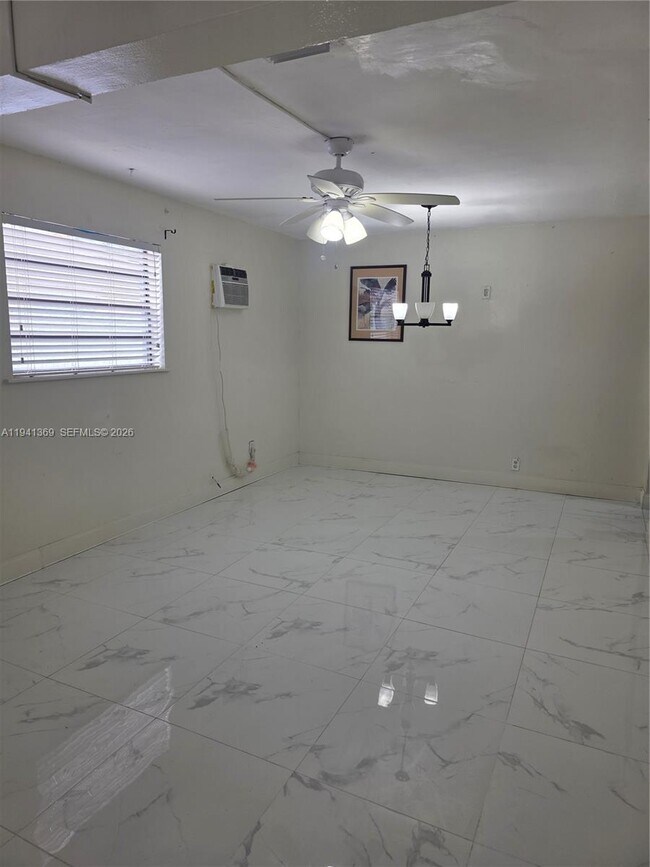 Foto del edificio - 4941 NW 12th Ct