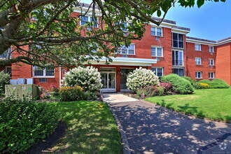 Building Photo - 181 Melba St