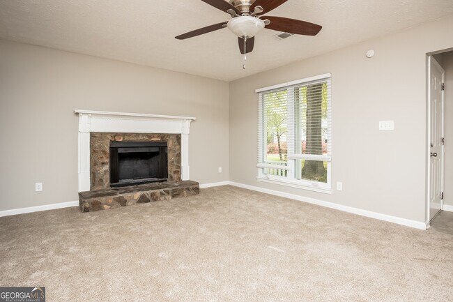 Foto del edificio - 140 Paces Way