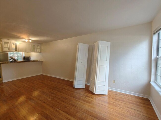 Foto del edificio - 620 SW 10th Ln