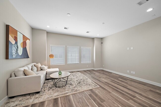 Foto del edificio - 2623 Huntington Creek Ln