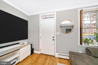 Building Photo - 313 N Market St