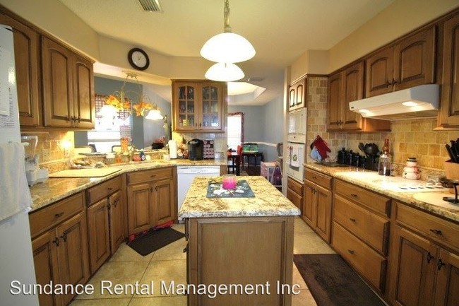 Building Photo - 466 Sandmore Shores Dr