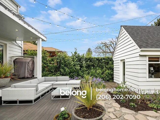 Building Photo - 2040 McGilvra Blvd E