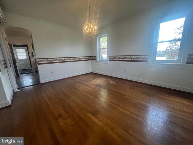 Building Photo - 10924 Buchanan Trail E