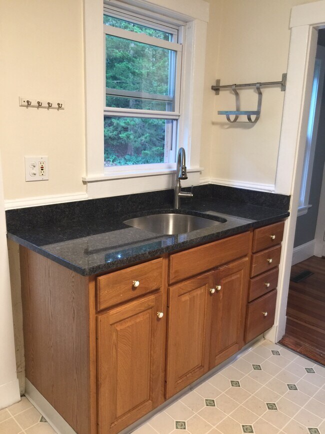 Foto del edificio - 64 Cedar St