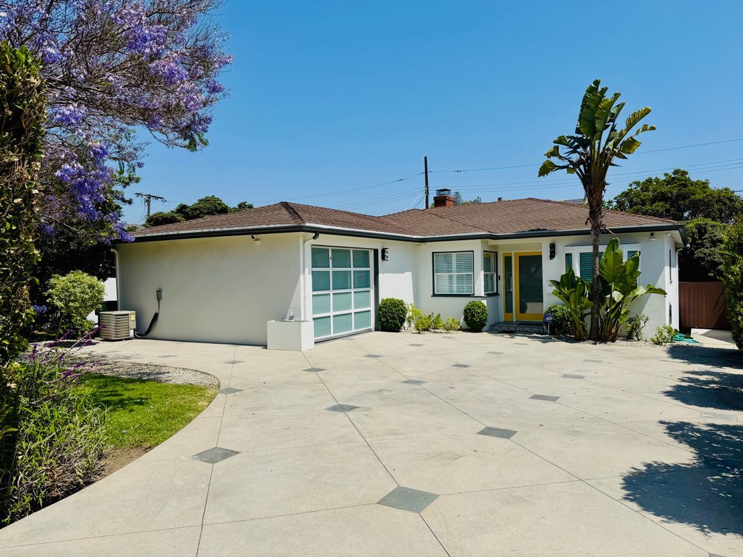 Primary Photo - 2376 Dewey St