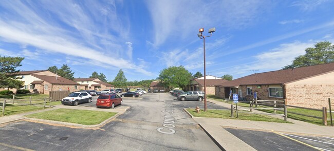 Foto del edificio - 655 S Poe Rd