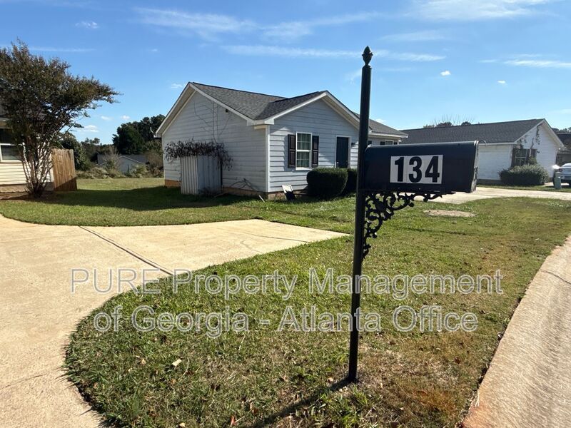 Primary Photo - 134 N Ridge Dr