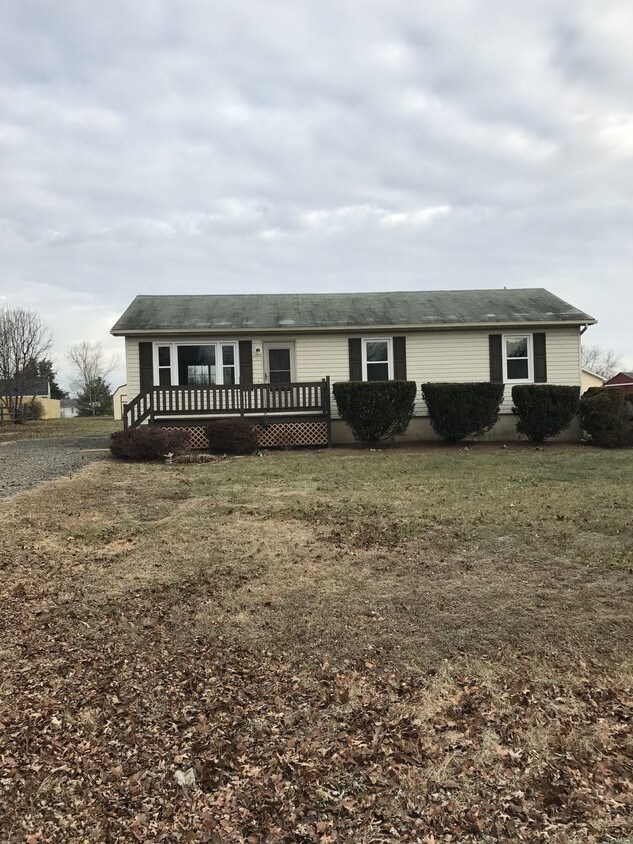Primary Photo - Home for Rent in Bealeton