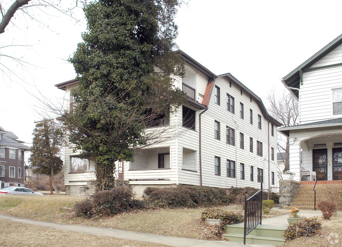 Foto del edificio - 3314 Carlisle Ave