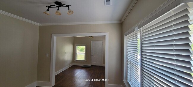 Foto del edificio - 816 Indian Ave