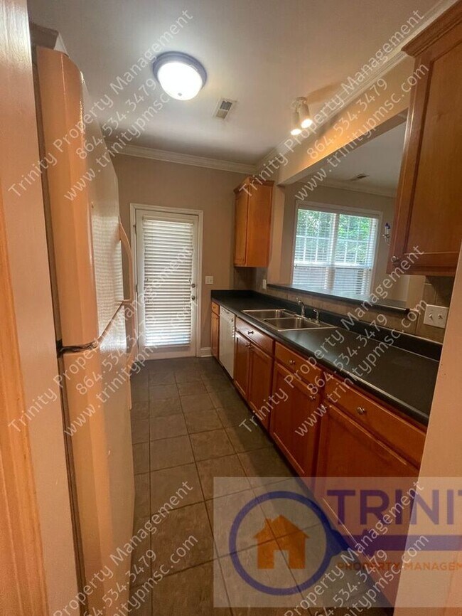 Foto del edificio - Dream Duplex Awaits: 3-Bedroom, 2-Bath Bea...
