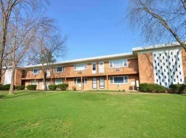 Courtyard - 239 Northway Park Rd