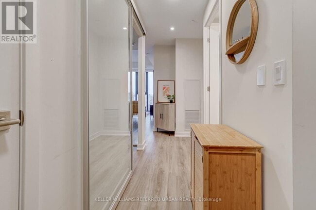 Building Photo - 840 St Clair Ave W