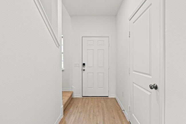 Foto del edificio - Move-In Ready New Build with Spacious Back...