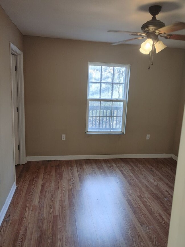 Building Photo - 137 Hardwood Way