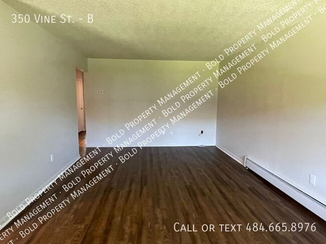 Building Photo - 350 Vine St