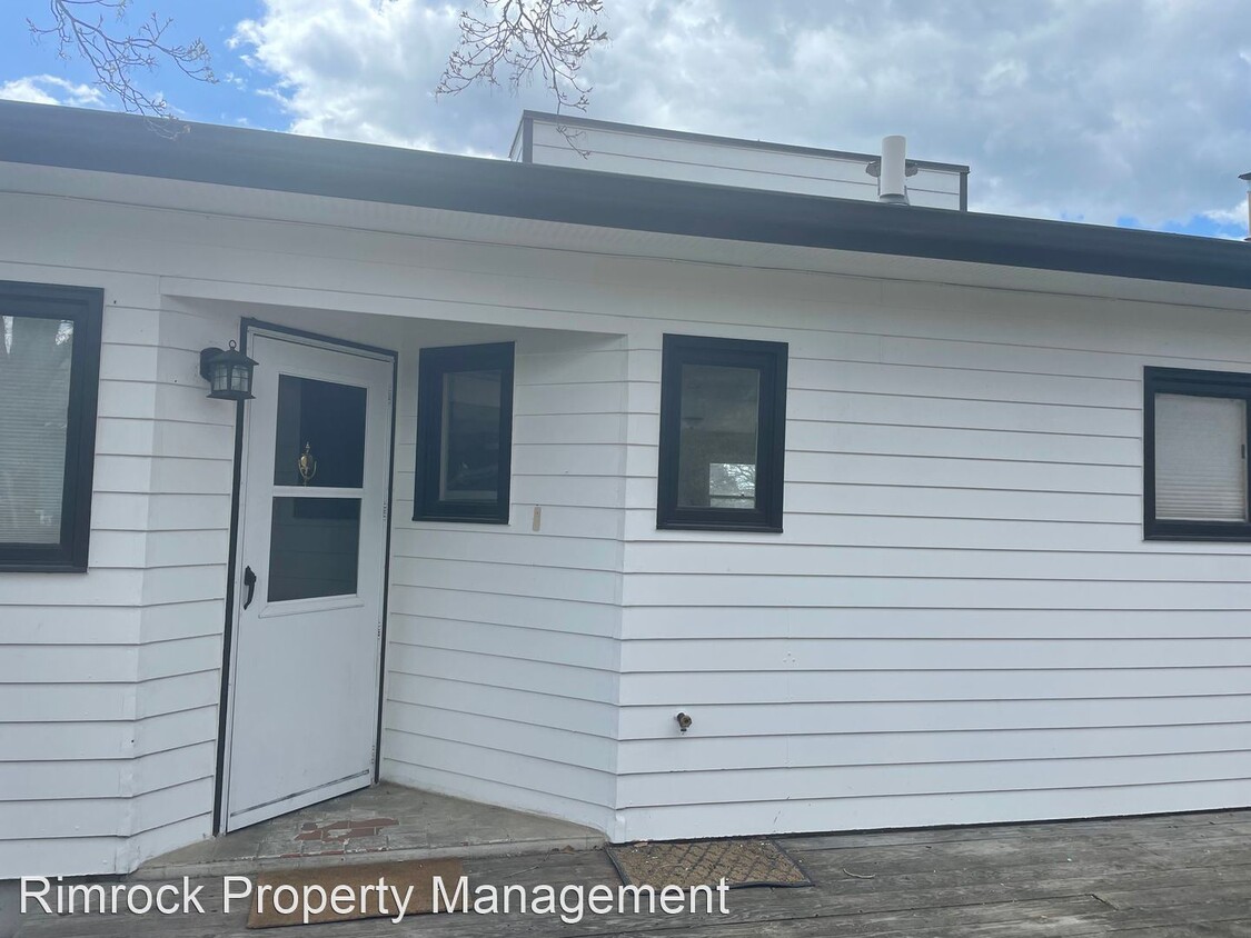 Primary Photo - 5 br, 1 bath House - 2143 Poly Dr