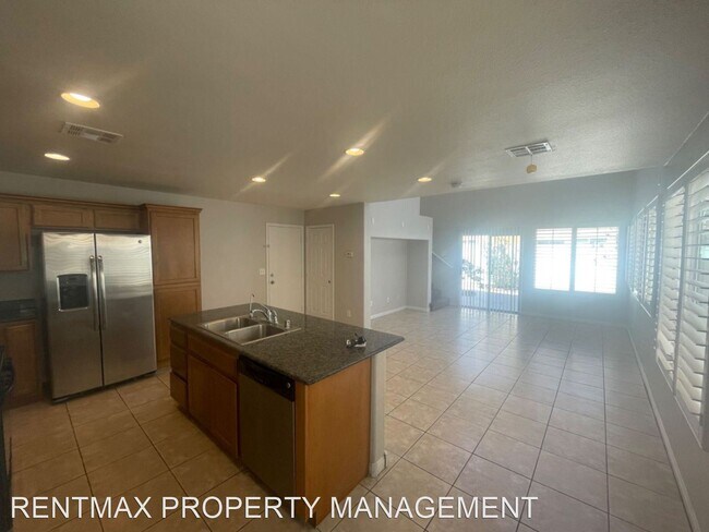 Building Photo - 3 br, 3 bath House - 5846 W AGATE AVE