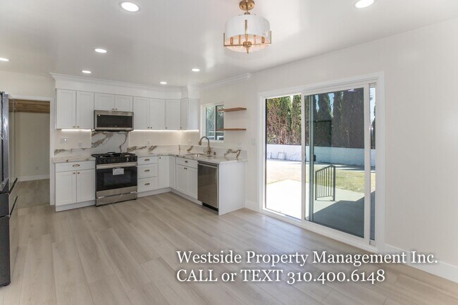 Foto del edificio - 5838-5840 S. Chariton Ave.