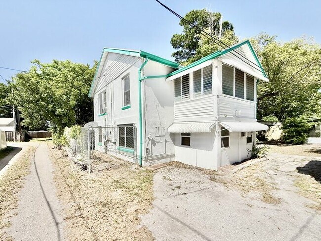 Building Photo - 2611 41st Ave N