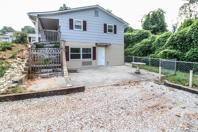 Building Photo - 2969 Glenn Rd