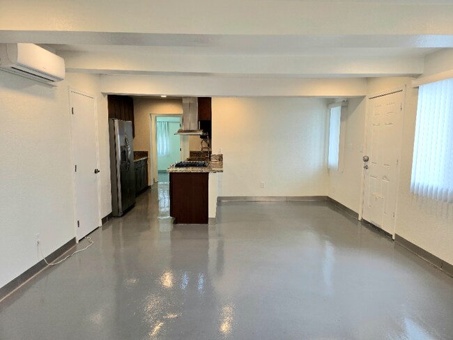 Foto del edificio - 1719 W Walnut Ave