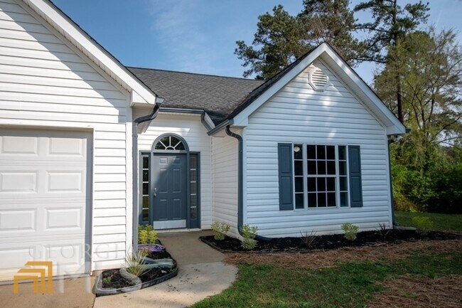 Building Photo - 70 McIntosh Estates Dr