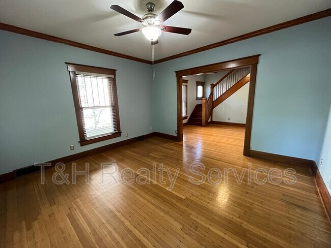 Foto del edificio - 721 Woodruff Pl E Dr