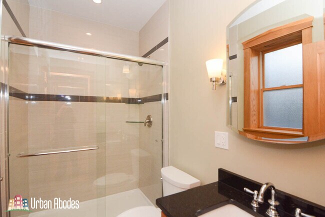 Foto del edificio - 416 N Ada St