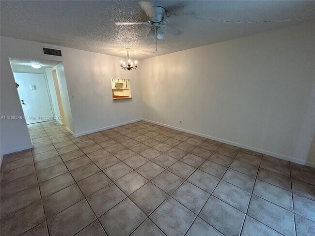 Foto del edificio - 4384 NW 9th Ave