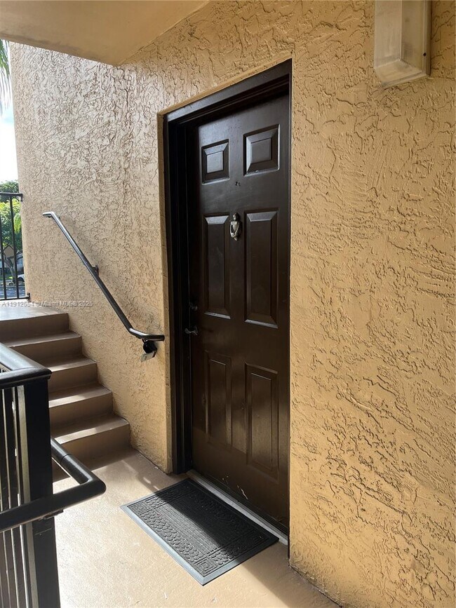 Foto del edificio - 2061 Renaissance Blvd