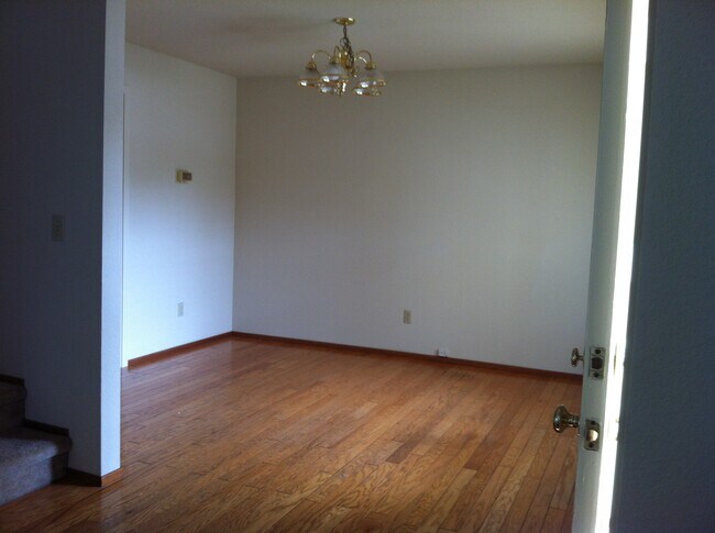 Foto del edificio - 387 Redwood Heights Ct