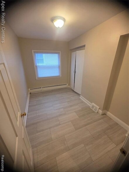 Foto del edificio - 8656 Nightingale St