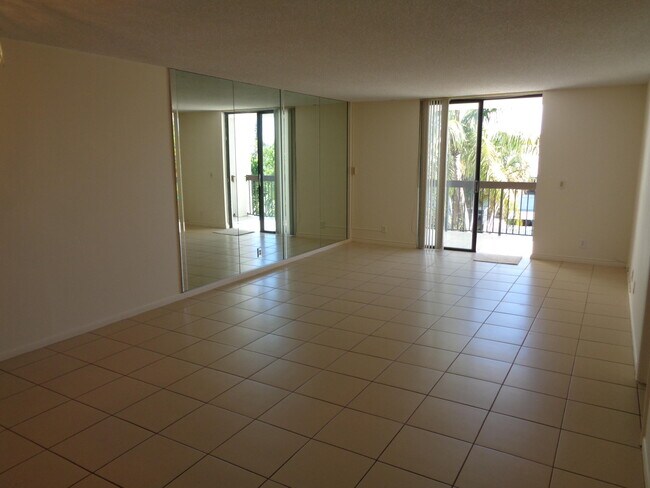 Building Photo - 2707 NE 14th Street Causeway