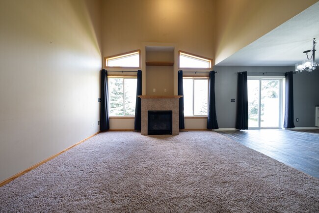Foto del edificio - 801 Bradbury Cir