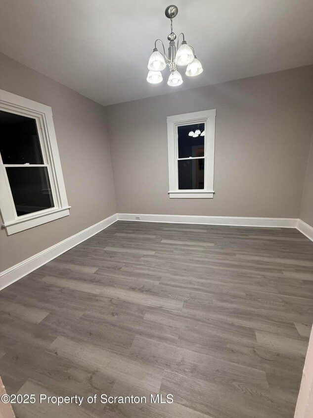 Foto principal - 929 Stafford Ave